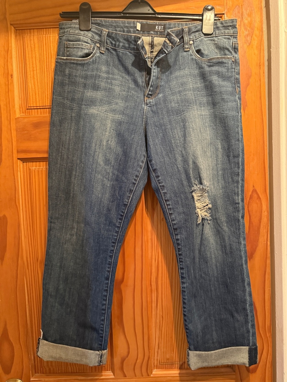 Kut from the Kloth Women's Blue Boyfriend Jeans with Distressed Knee